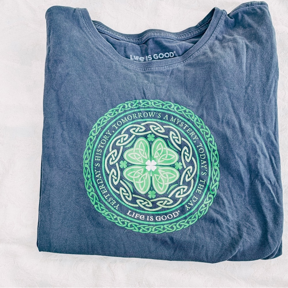 Irish Life is Good long Sleeve Shirt Women’s Large